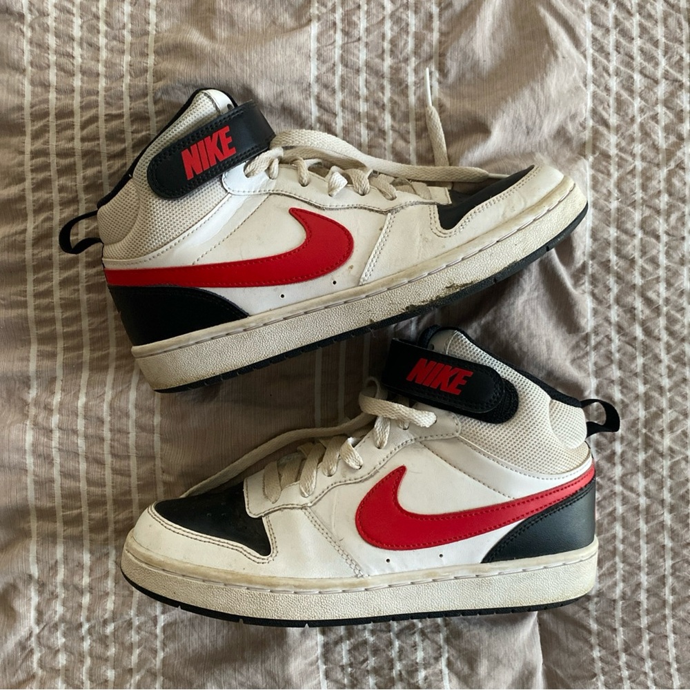 Nike Court Borough Mid 2 White University Red Black Size 5.5Youth CD7783-110